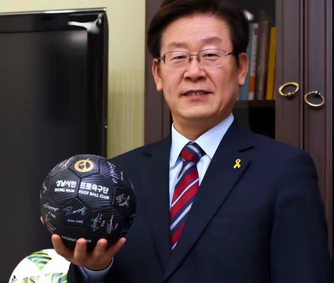 如何看待韩国人为足球破防2026美加墨世界杯，韩国队以1胜2负小组第三出局，无缘