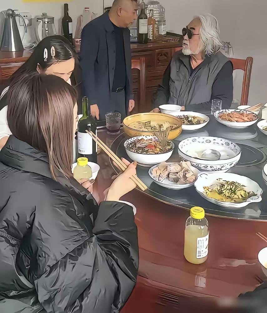 老张：我就习惯贯了，老丈人，老丈母，你们委屈点，我会给你二老补上大红包的