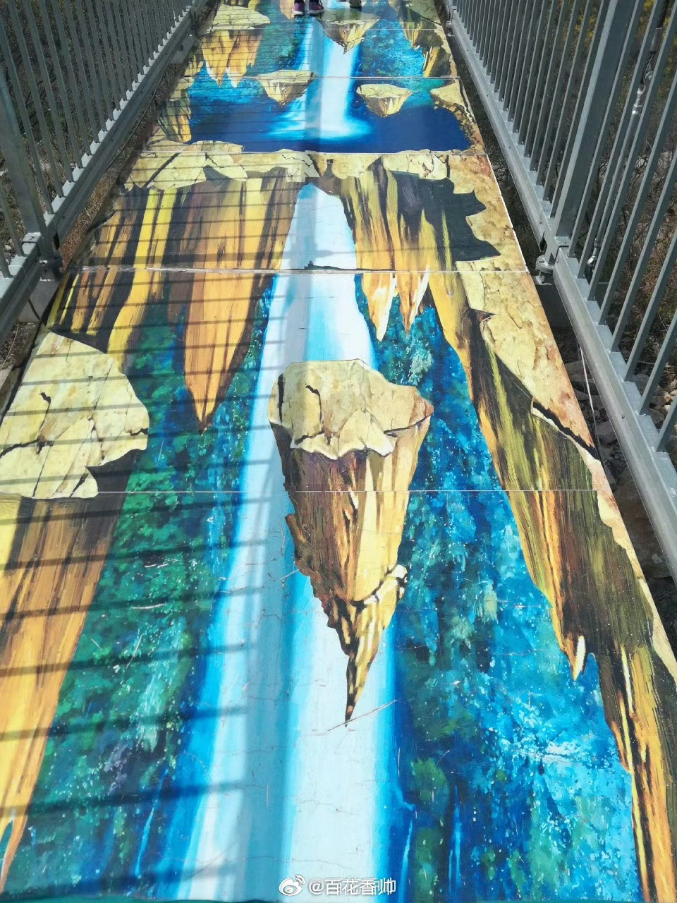 胜境好春光 方城七十二潭景区，坐落于伏牛山世界地质公园与伏牛山自然保护区核心地带