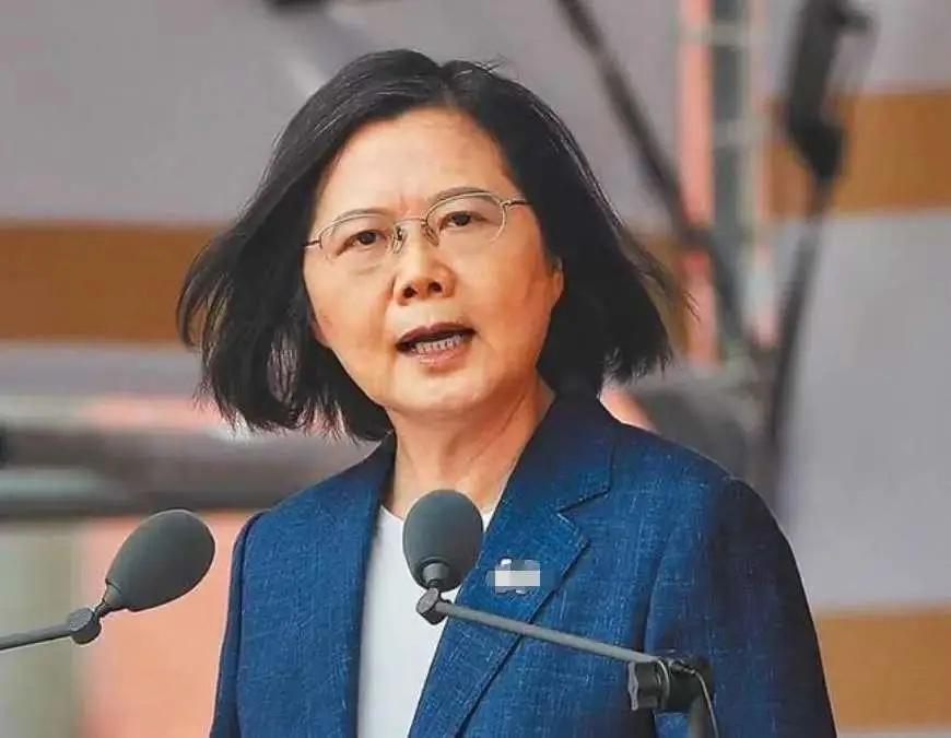 就在刚刚

岛内传出消息，“台独首恶”蔡英文将于11月8日，窜访德国，并在11月