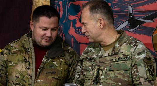 图文：乌军最高司令瑟尔斯基：最优先事务是后勤和反攻

乌克兰武装部队总司令奥列克