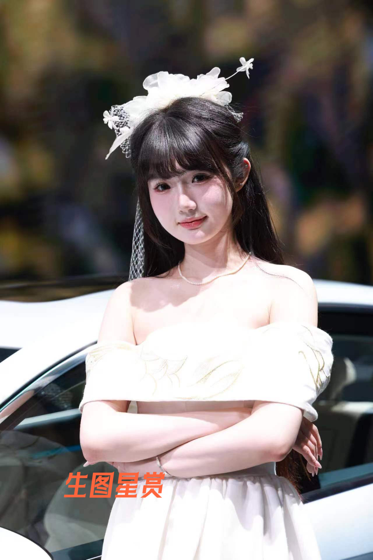 小熊甜美亮相深圳车展，可可爱爱好元气[抱一抱] ​​​