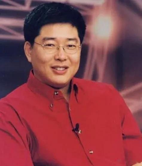 刘建宏真有点“不近人情”。

在和前国脚李毅搭档解说国足和韩国男足比赛时，刘建宏