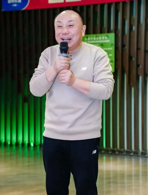 最近，西安赛格国际购物中心发生的一起坠亡事件，将一位曾经叱咤商界的实体零售大佬严