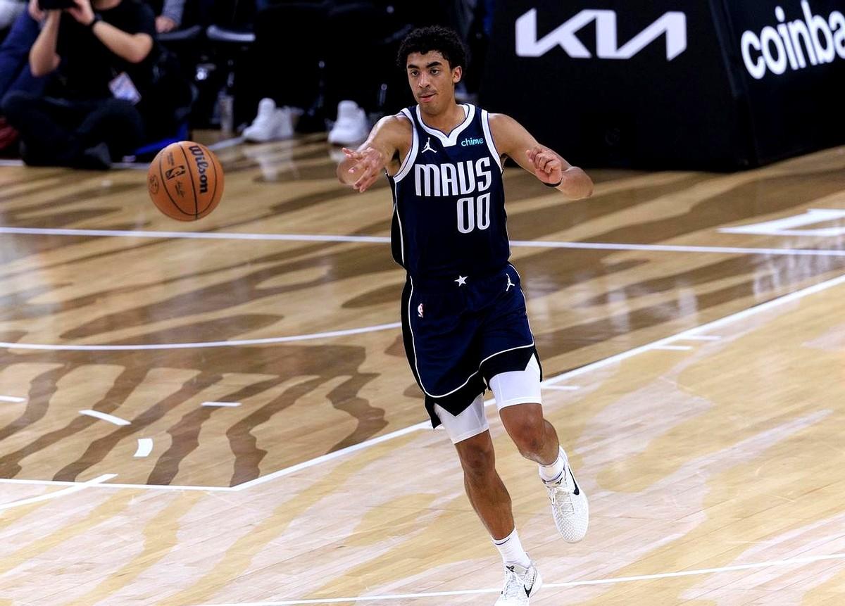 湖人独行侠这交易，最赚的居然是个添头。

2025年那笔惊天互换，现在回头看，真