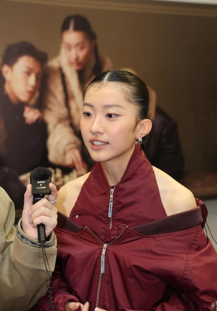 陈康堤回应靠爸爸陈奕迅名气拿奖陈康堤回应分手 据港媒，陈康堤出席《拉阔音乐会》记