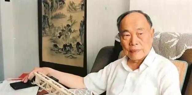 中国近代桥梁专家
3、李国豪
       此前翻阅同济校史，才真正领会李国豪先