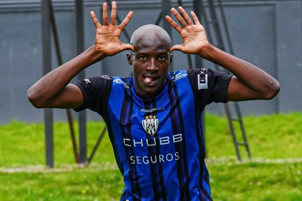 📢 最新消息：曼联“非常青睐”独立队（厄瓜多尔）18岁前锋胡安·里克尔梅·安古