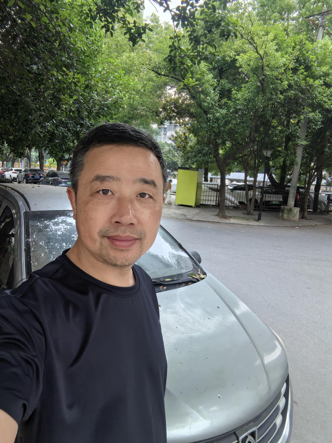 酒龄四十年，今天是我戒酒第323天，全程滴酒未沾。
 
戒了这么久，心瘾其实还在