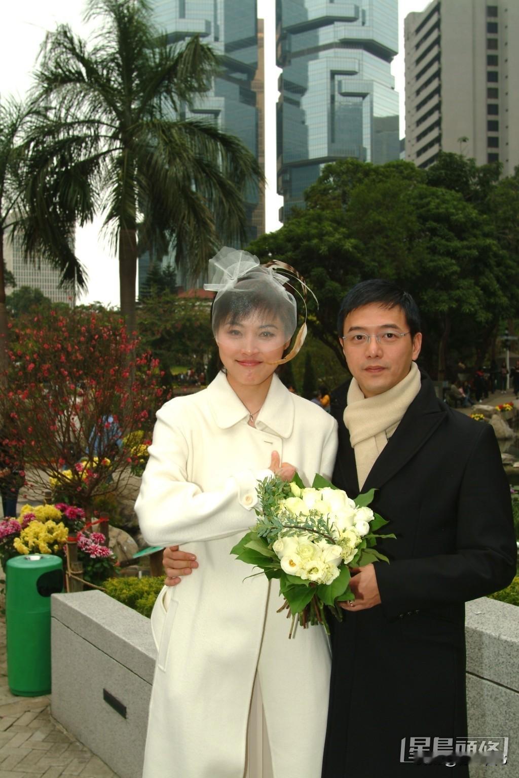 香港演员张锦程向媒体证实，他跟内地女星张延已经正式离婚，结束了这段超过20年的婚