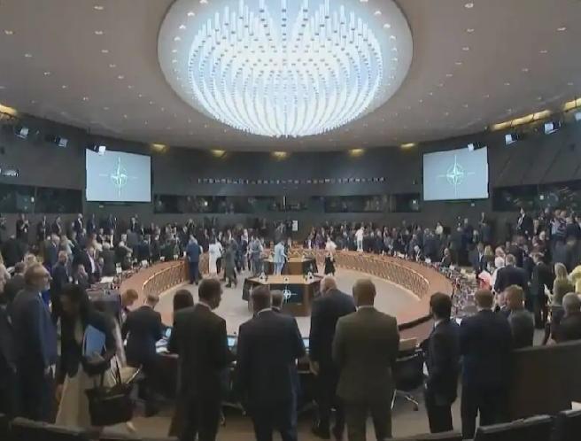 被迫走向战略自主：北约国防部长会议确认加强欧洲国防力量方针
       北京时