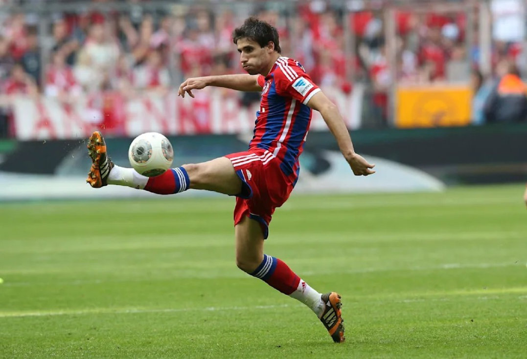 由于伊以冲突持续，哈维·马丁内斯他不得不将妻子和孩子从卡塔尔带走。“我和艾琳在卡