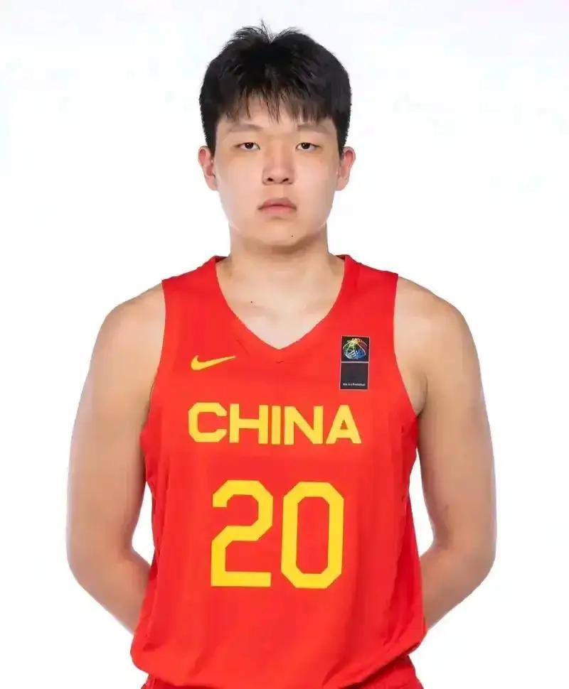 杨瀚森到底该不该回来打亚洲杯？亚洲杯赛程很短：8月5日到8月17日！支持的球迷，