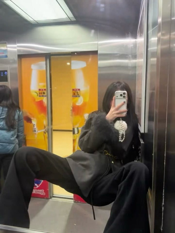 最近流行电梯拍？