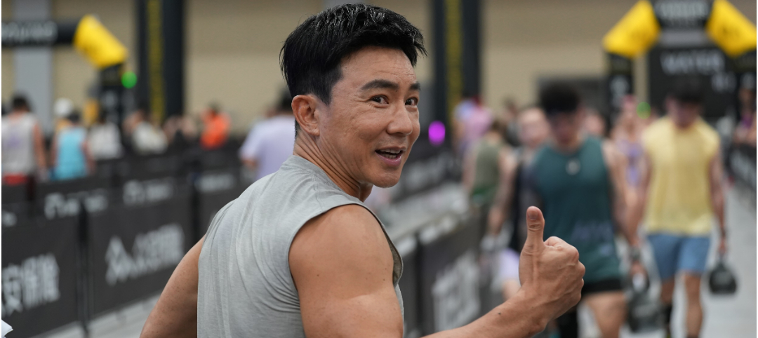 曾辉在刘畊宏笑点上曾辉唱歌刘畊宏卷腹曾辉完全长在刘畊宏笑点上了，曾辉一开口，刘教