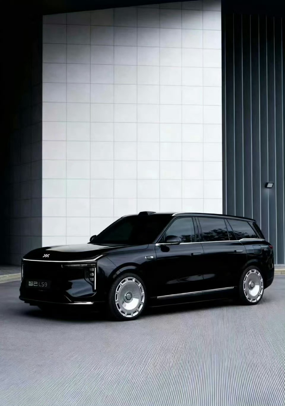 最近那么多大饼SUV，这台应该是气场最在线了 ​​​