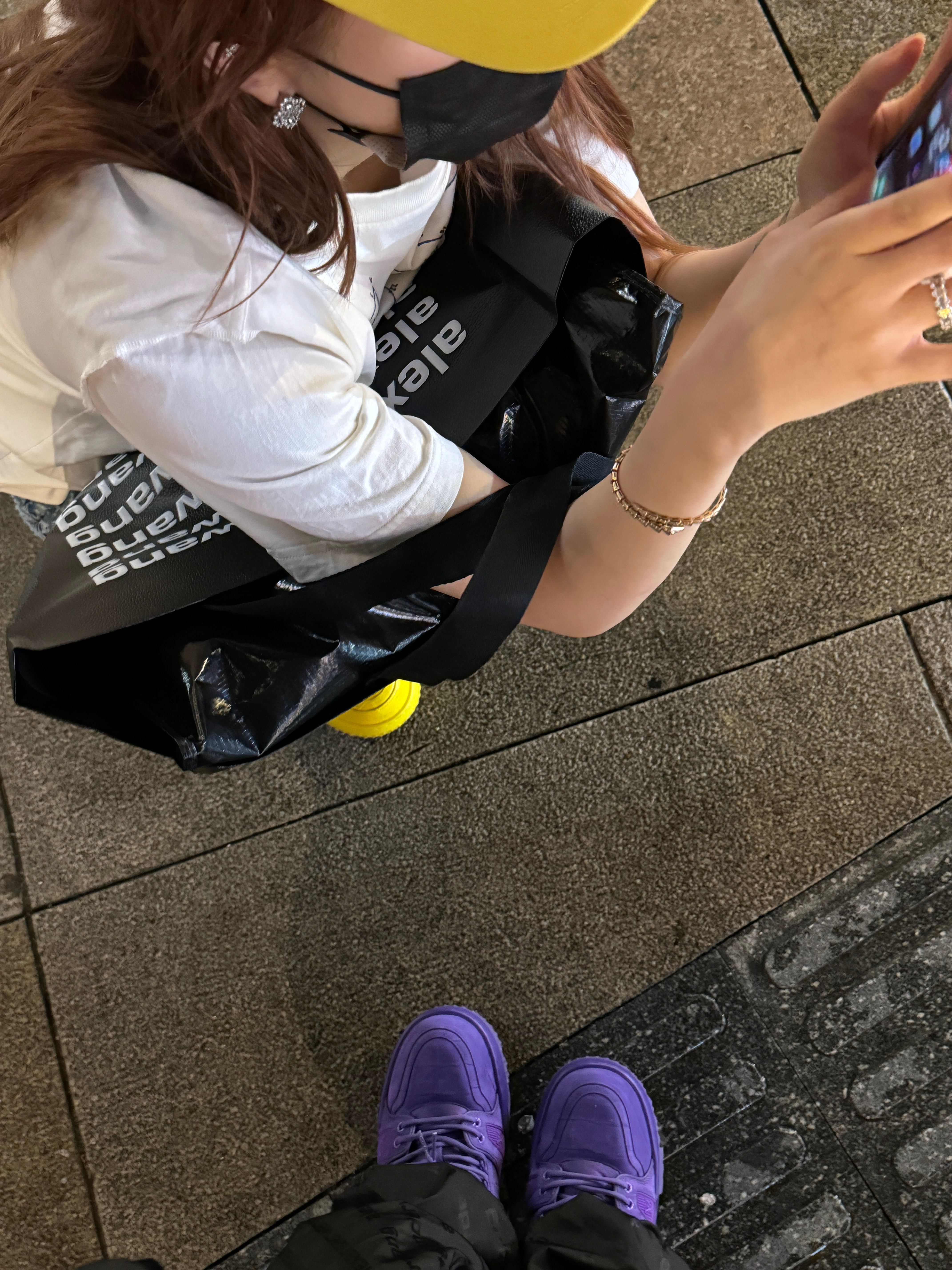 Lv还得是男装 帅啊[苦涩]又又又是宿醉的一天真嘟好喜欢黄色 ​​​