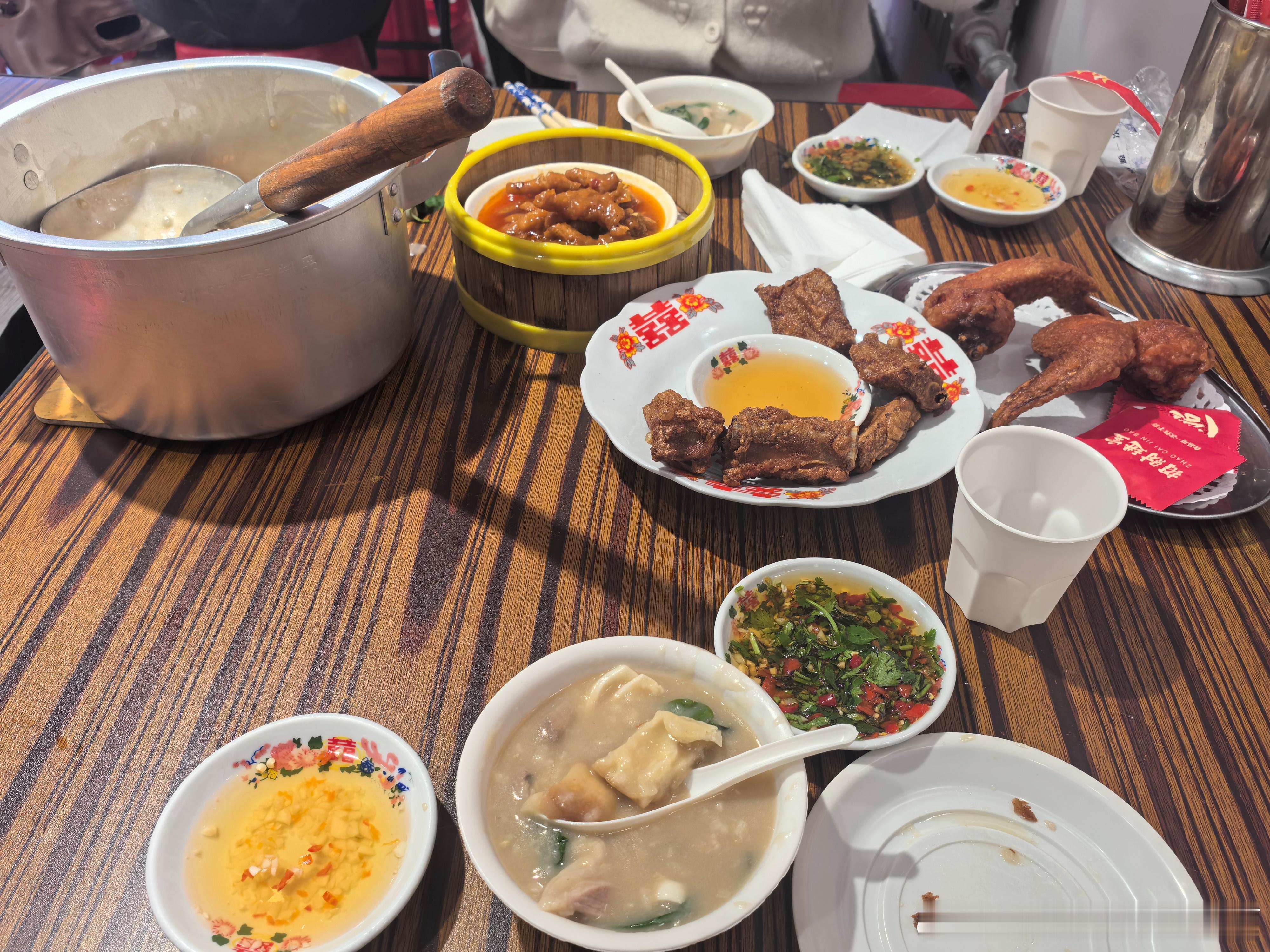 每天就是潮记猪杂粥+太犇牛 爽哉 