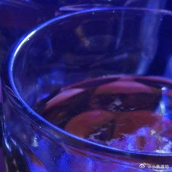 你不需要被所有人理解今天有人误解了你。你解释了一遍，又解释了一遍，他还是那样看你