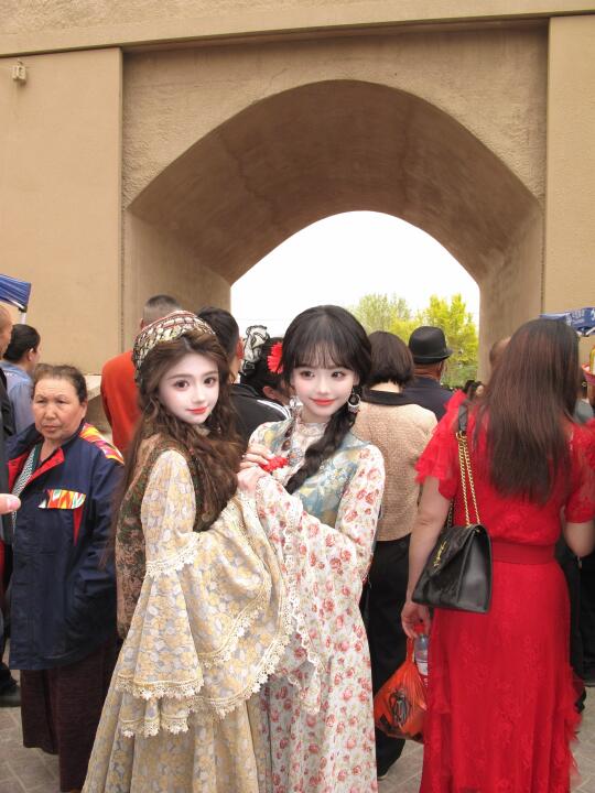 闺蜜说巴扎里的葡萄干太甜啦