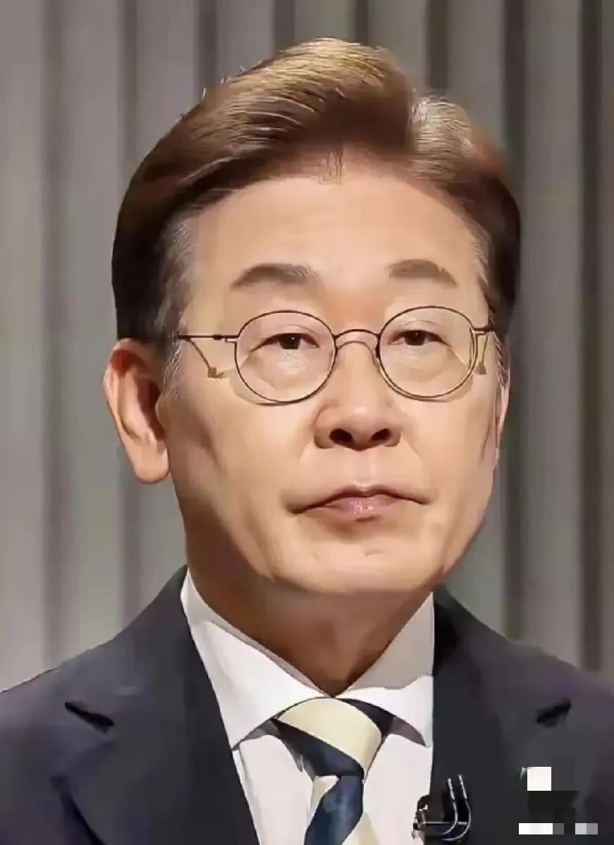 韩国突发公务车限行令！一刀切背后，是藏不住的能源焦虑
 
韩国传来新消息
3月2