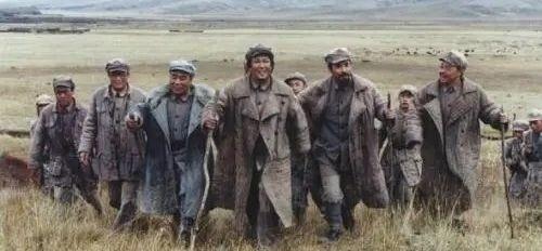 为什么毛主席被称为军事奇才，千年一遇？
在军事史上，毛泽东以弱胜强的战争实践，书