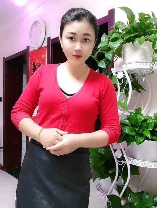 从自身角度而言，老婆妹妹的老公，一般称作“老姨”或者“老挑”。

然而在我国不同