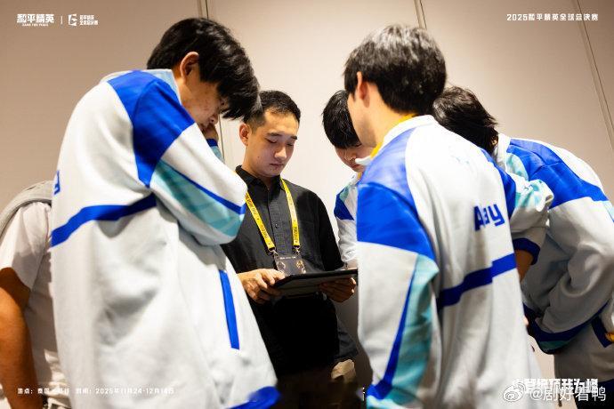 全球总决赛第二日逐梦之路从不停歇！广州 TT 少年们带着热爱冲锋全球赛场，每一次