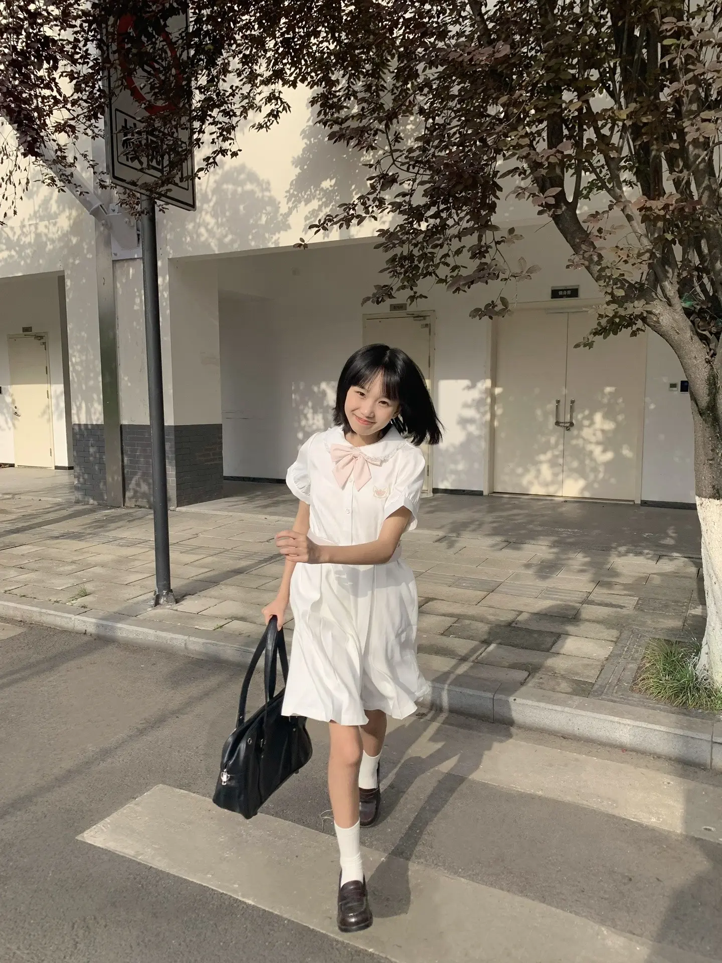 我把门关紧 幸福就是我自己的啦ʕง•ᴥ•ʔง