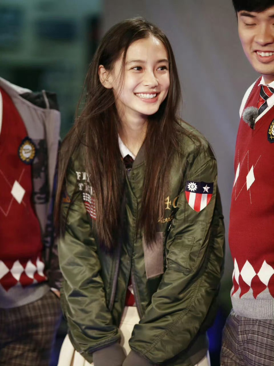 angelababy  angelababy 如果微风会说话，那你的耳边一定会围