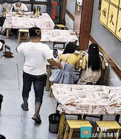 这就是寻衅滋事，流氓行为，必须报警处理！