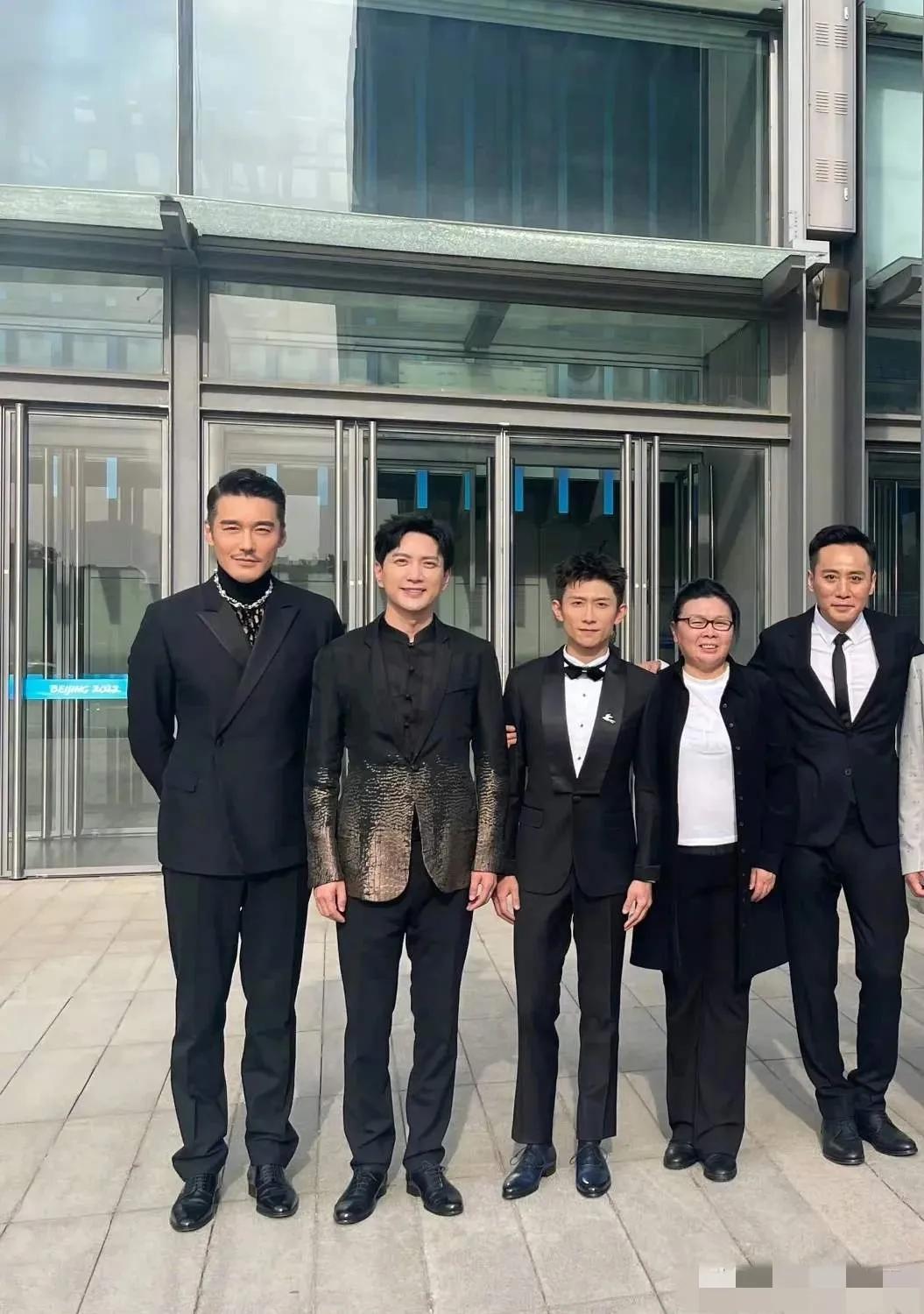 女生个子小可以赞她娇小玲珑可爱型，男生个子小，就……

在胡兵、刘烨这些180以