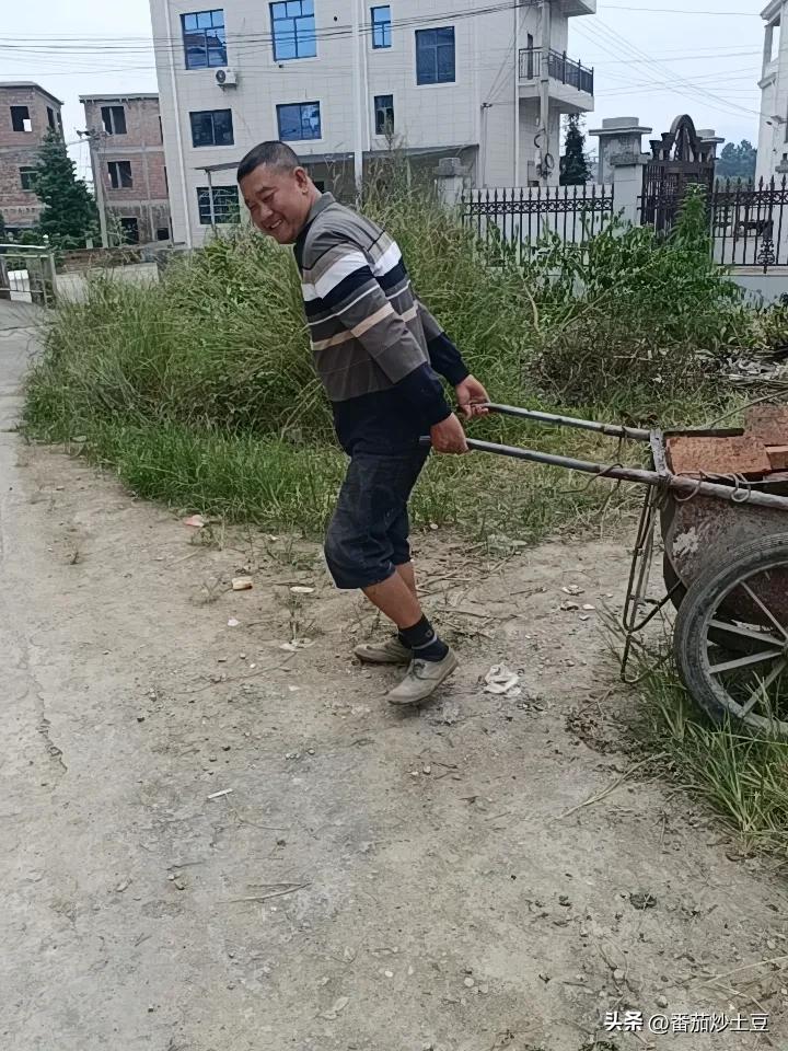 分享一下今日感悟今天有啥感悟没有，就是看见我经常买彩票那昨天爆了个二等奖37万，