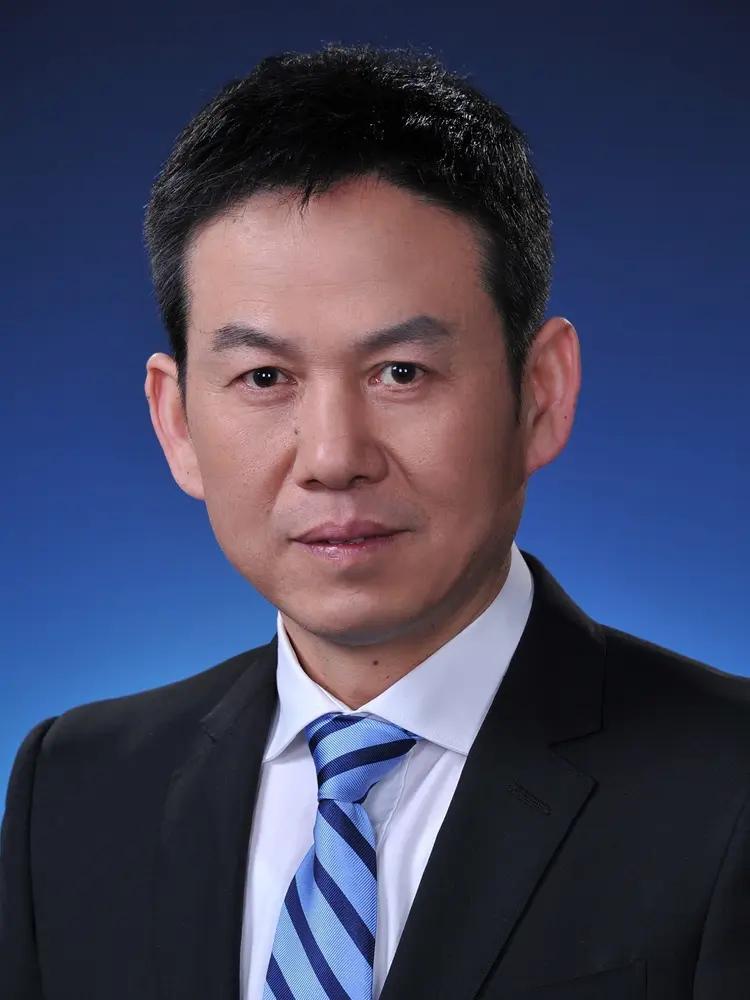 在双休日里，刷到了原中南医院的王行环被"双开"的消息

看完通报的全部内容，深感