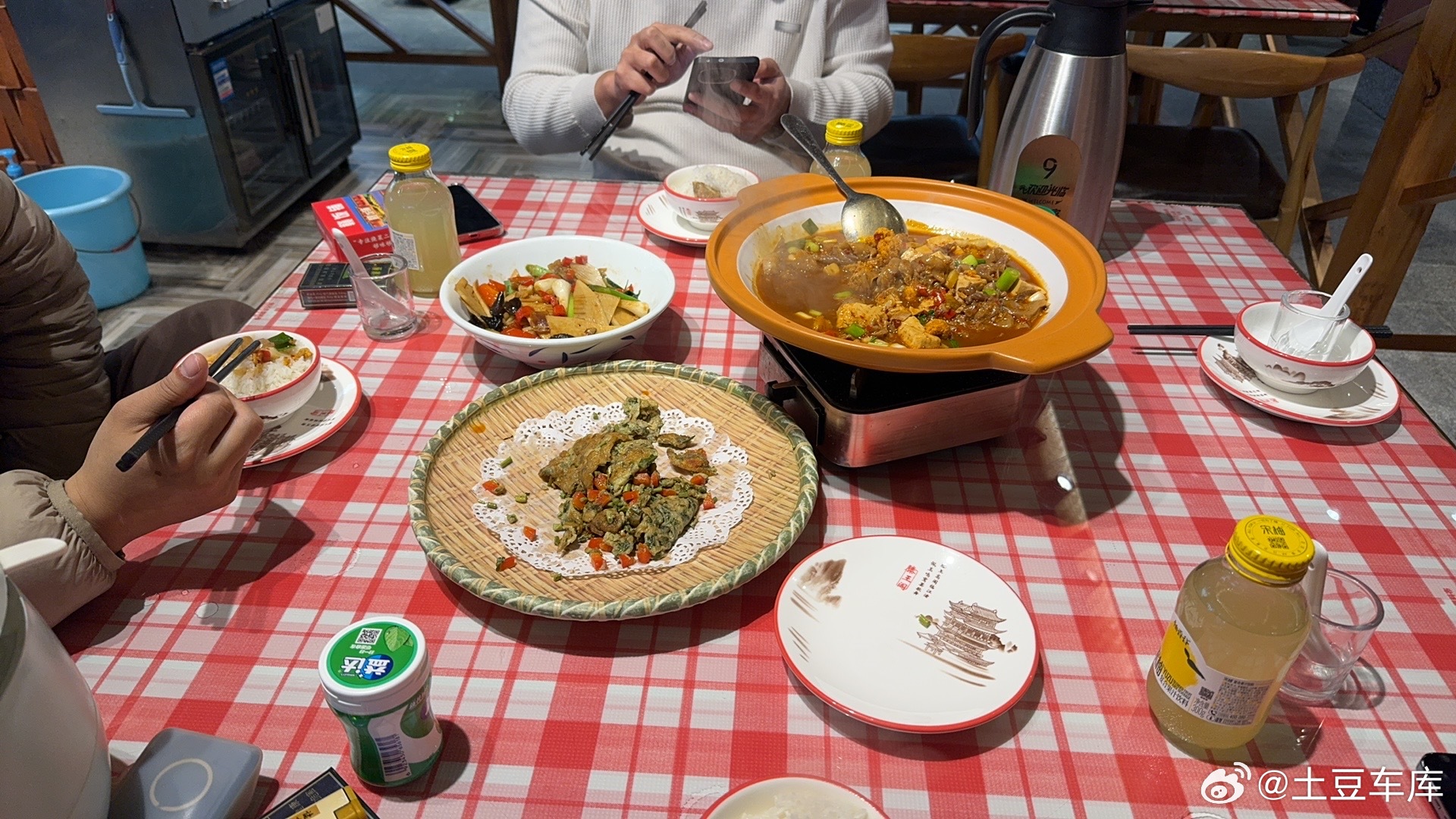 你们想不想听江西大哥接三次婚的故事听完真的太牛逼了 大哥讲了一些人生的道理评论区