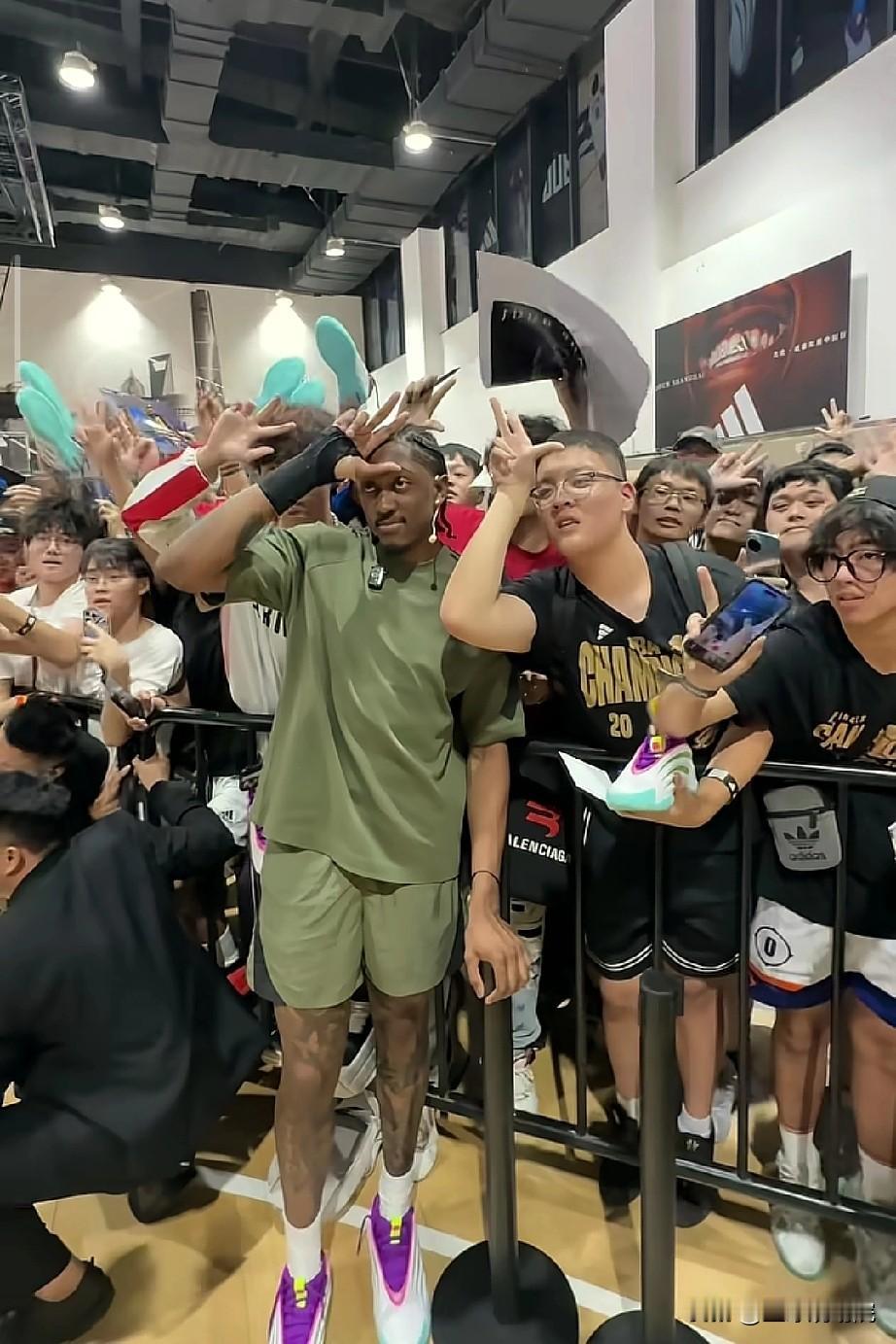 什么级别的球员都可以来中国捞金吗？威廉姆斯也这么受欢迎？

NBA最近这两年确实