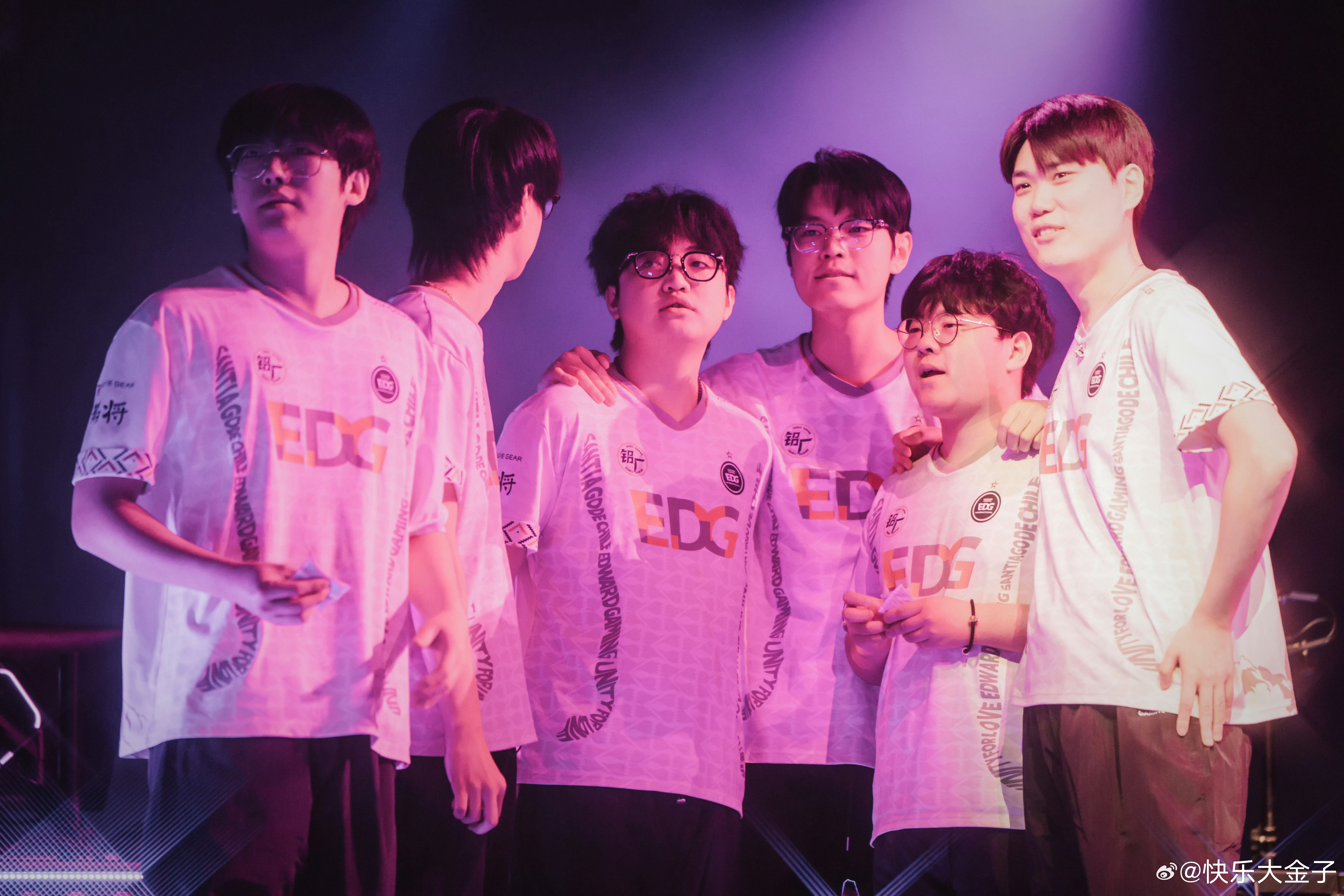 早上坏，EDG和XLG又是0-2，在凌晨偷偷输掉了两支队伍都是一个小场胜利都没拿