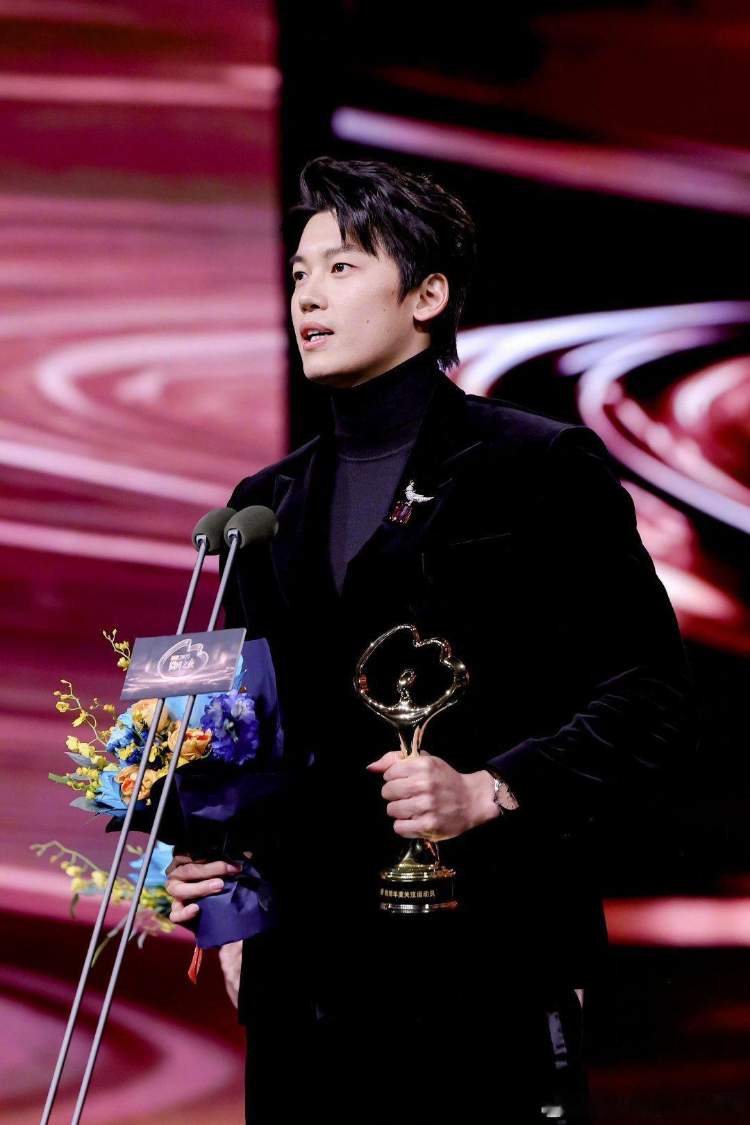 汪顺的2026｜脚下有风就是追逐，眼里有光就是坚定，心之所向，行之所往。汪顺微博