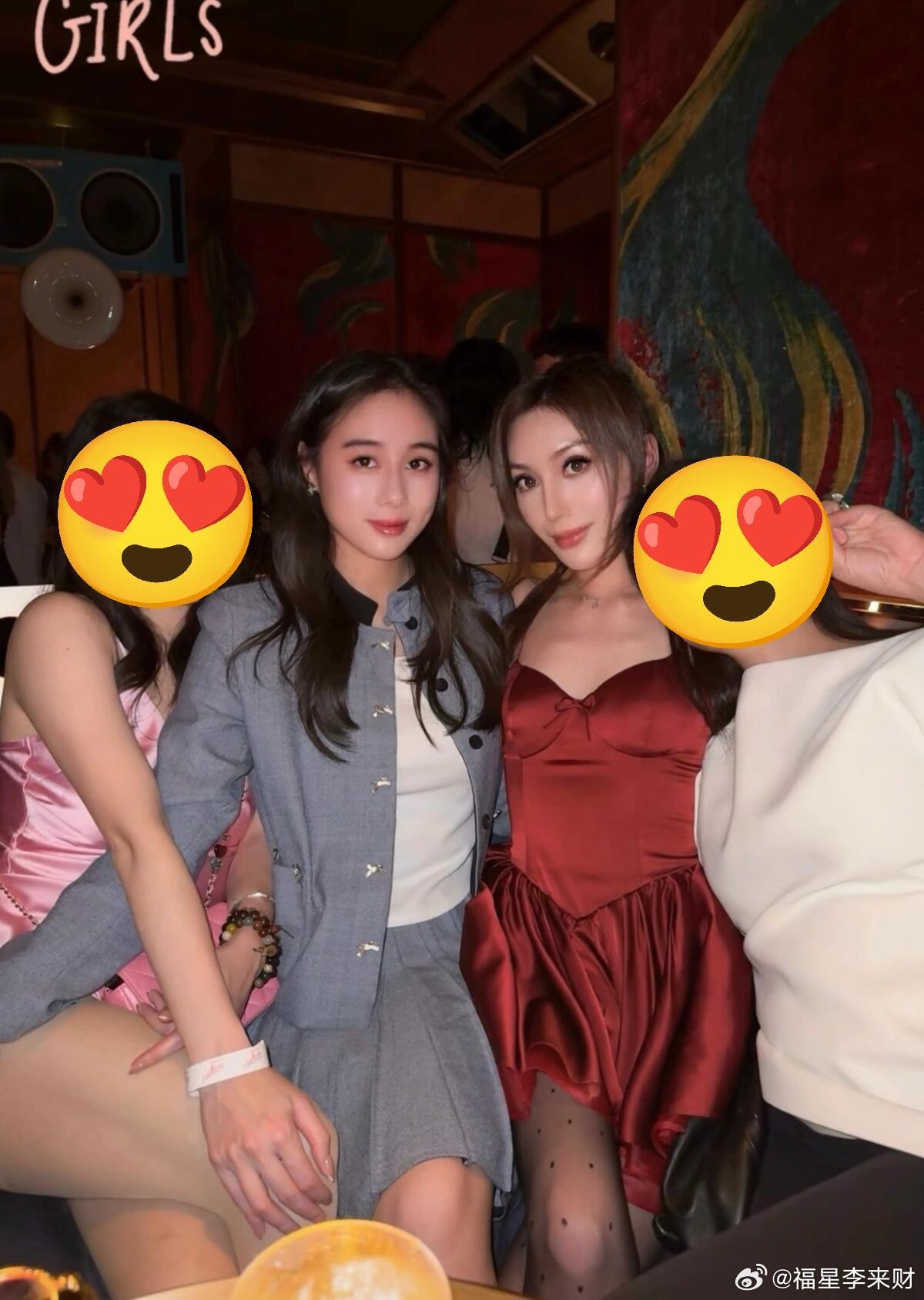 赌王二房外孙女何锶珩与四房小姨何超欣夜蒲 