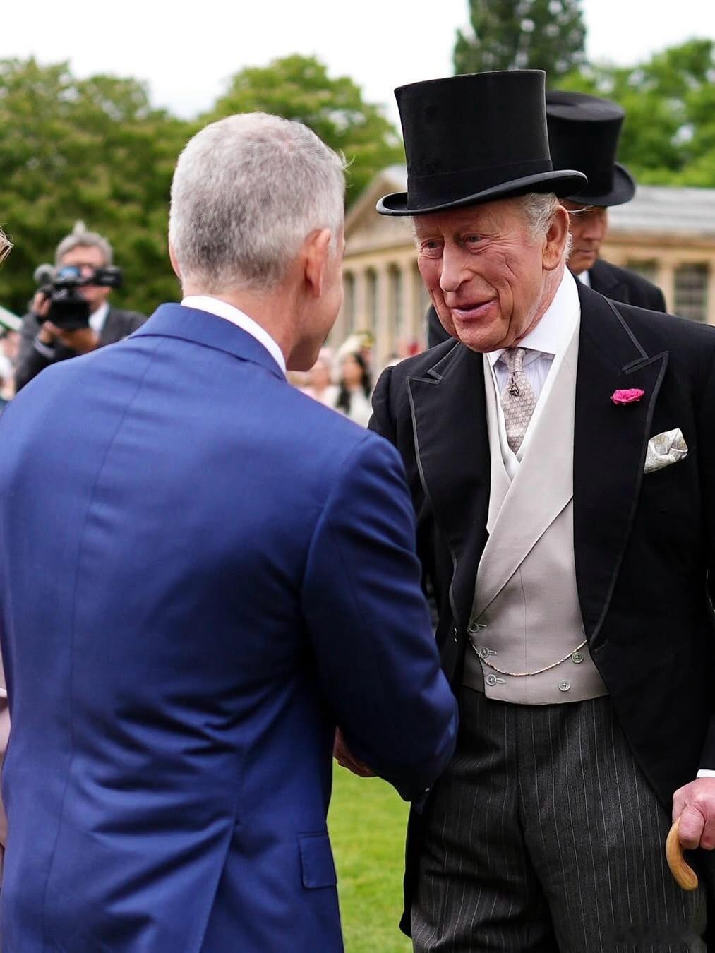 英国王室 🇬🇧5月12日，查尔斯国王和卡米拉王后在格洛斯特公爵夫妇陪同下主持