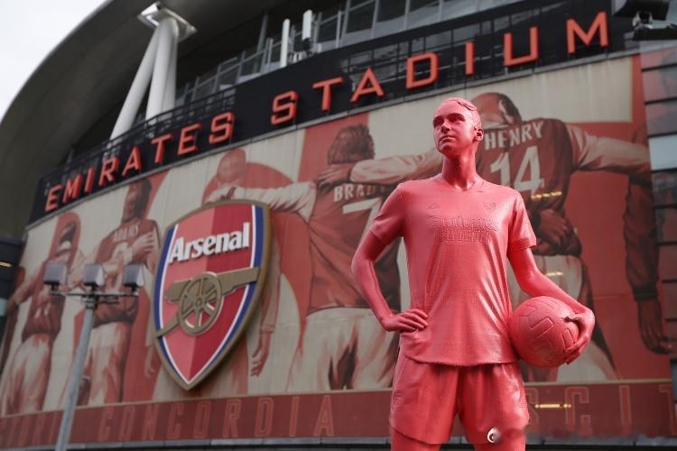 1月24日 阿森纳将在本轮英超焦点战主场迎战曼联。阿森纳在英超联赛主场对阵曼联的