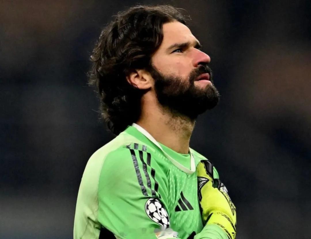 罗马诺发推：尤文希望今夏签下一名顶级门将，而阿利松是他们的梦想目标。利物浦将阿利