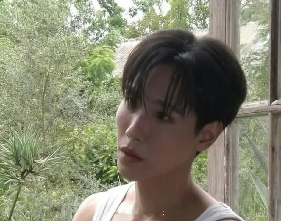 gmm 起诉受害者我是非常支持的我也将起诉gmm粉丝让这么丑的生物进入公众眼帘可