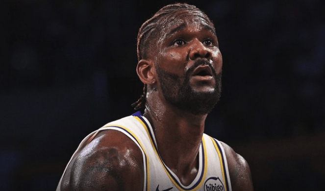 NBA那点事湖人中锋艾顿在湖人以110-93击败猛龙的比赛中投篮10中10，砍下