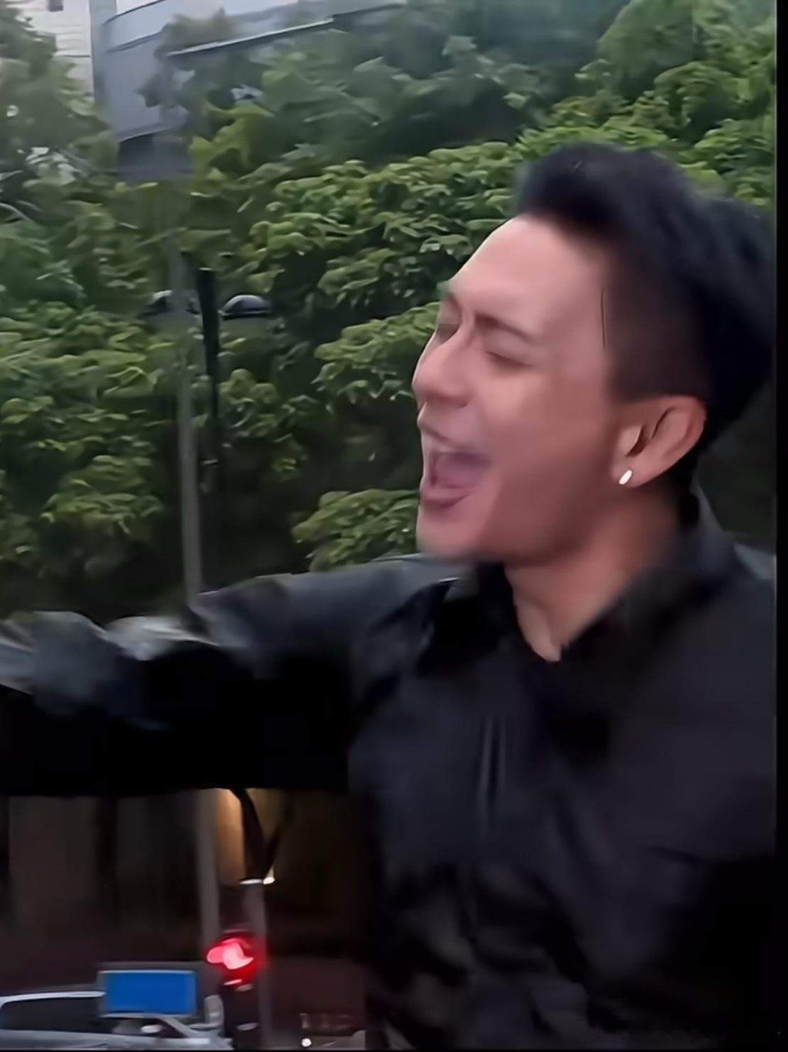 黄宗泽6岁已经是潮男见过本人，他是唯一一个我觉得最适合动起来的艺人，静图完全框住