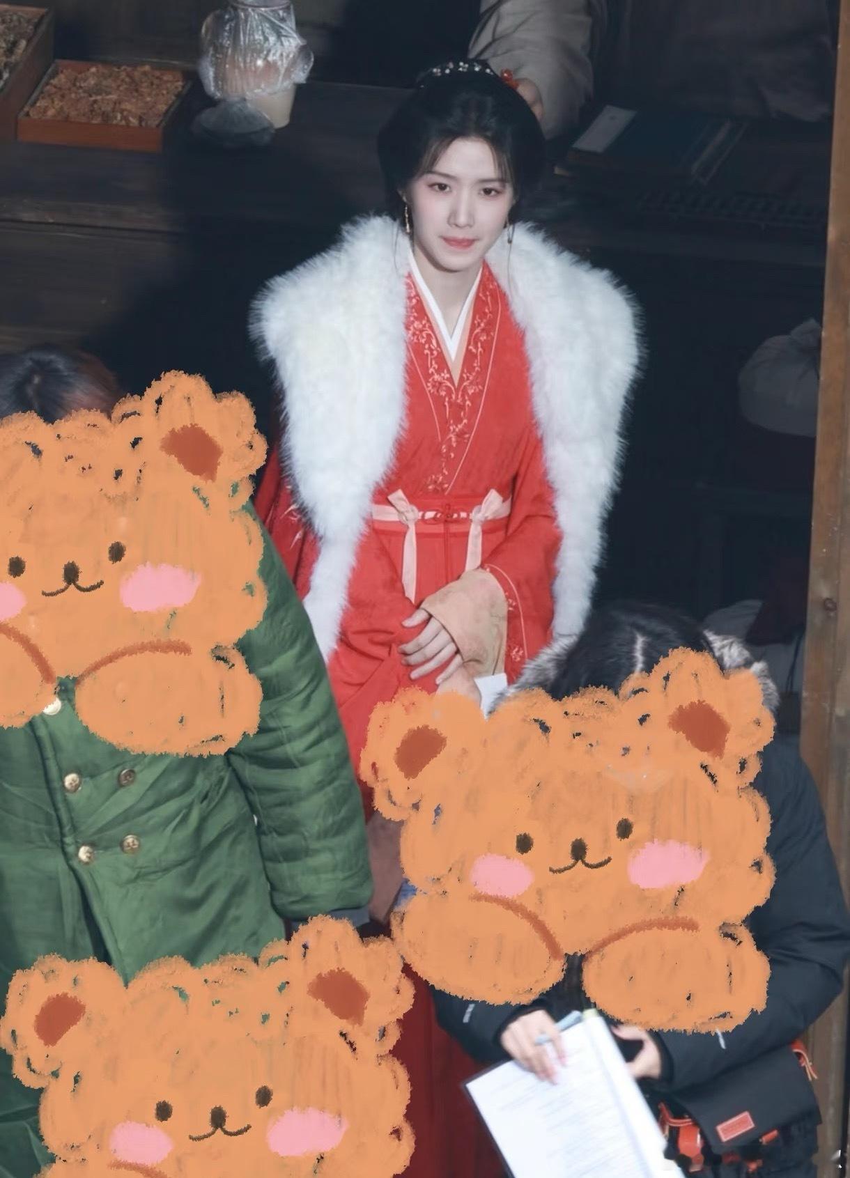 卢昱晓新剧路透，今天造型如何？ 