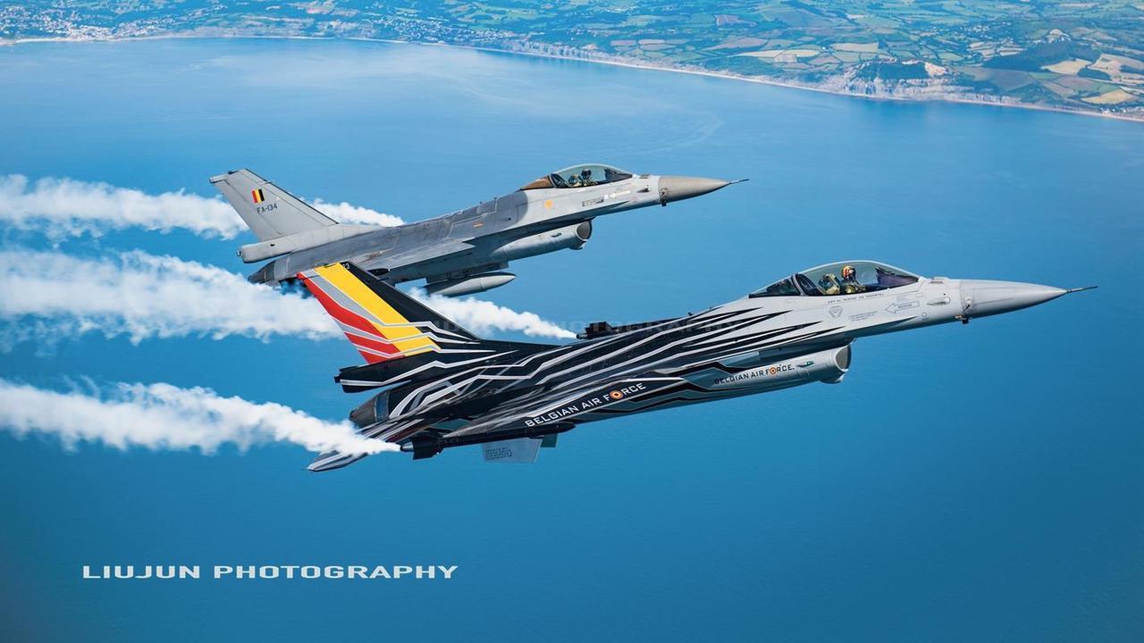  央行加息+军备扩张日本密集释放重磅信号。是破局还是玩火自焚。 
12月2日消息