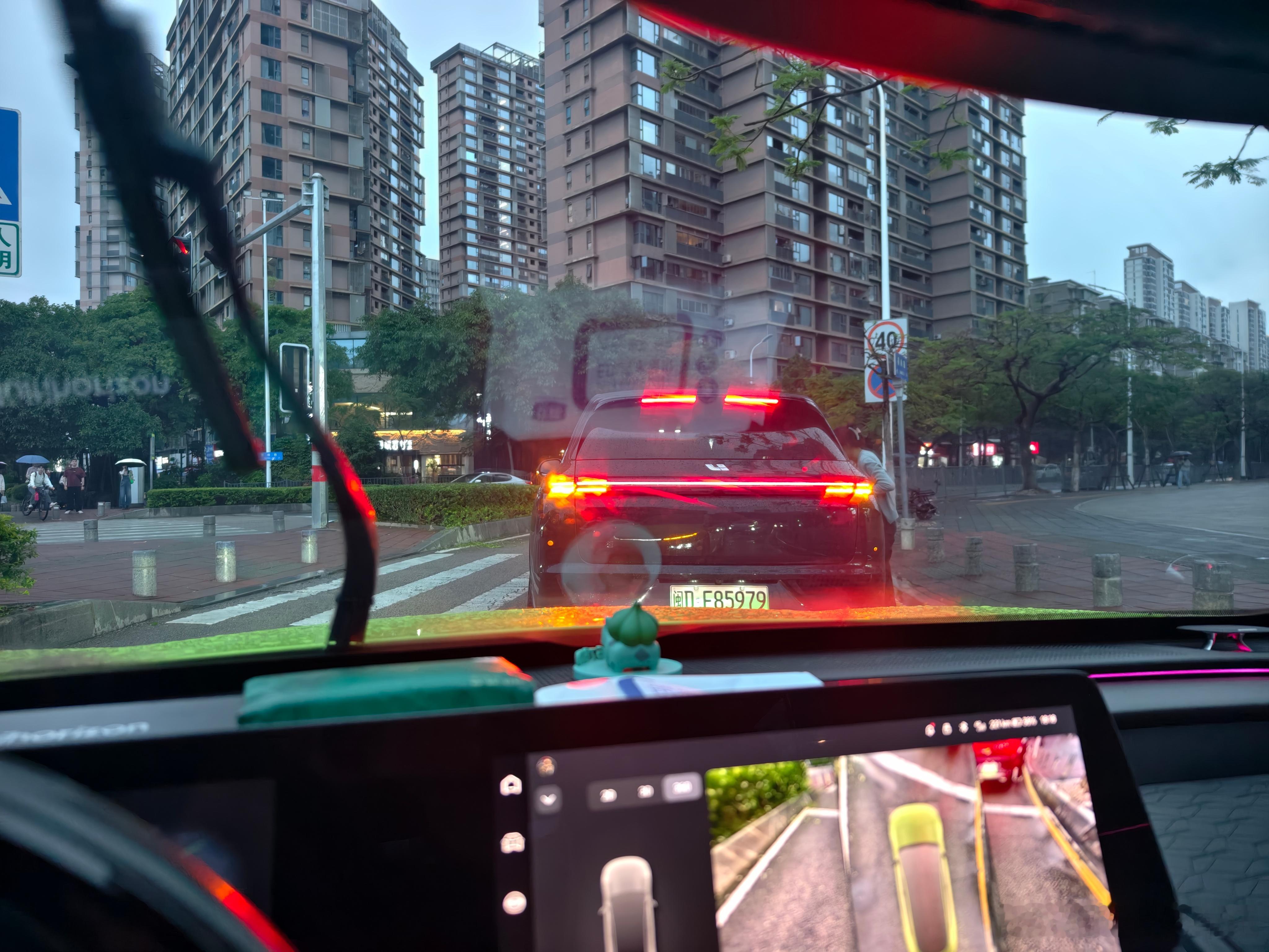 是非得停斑马线上才能下车吗