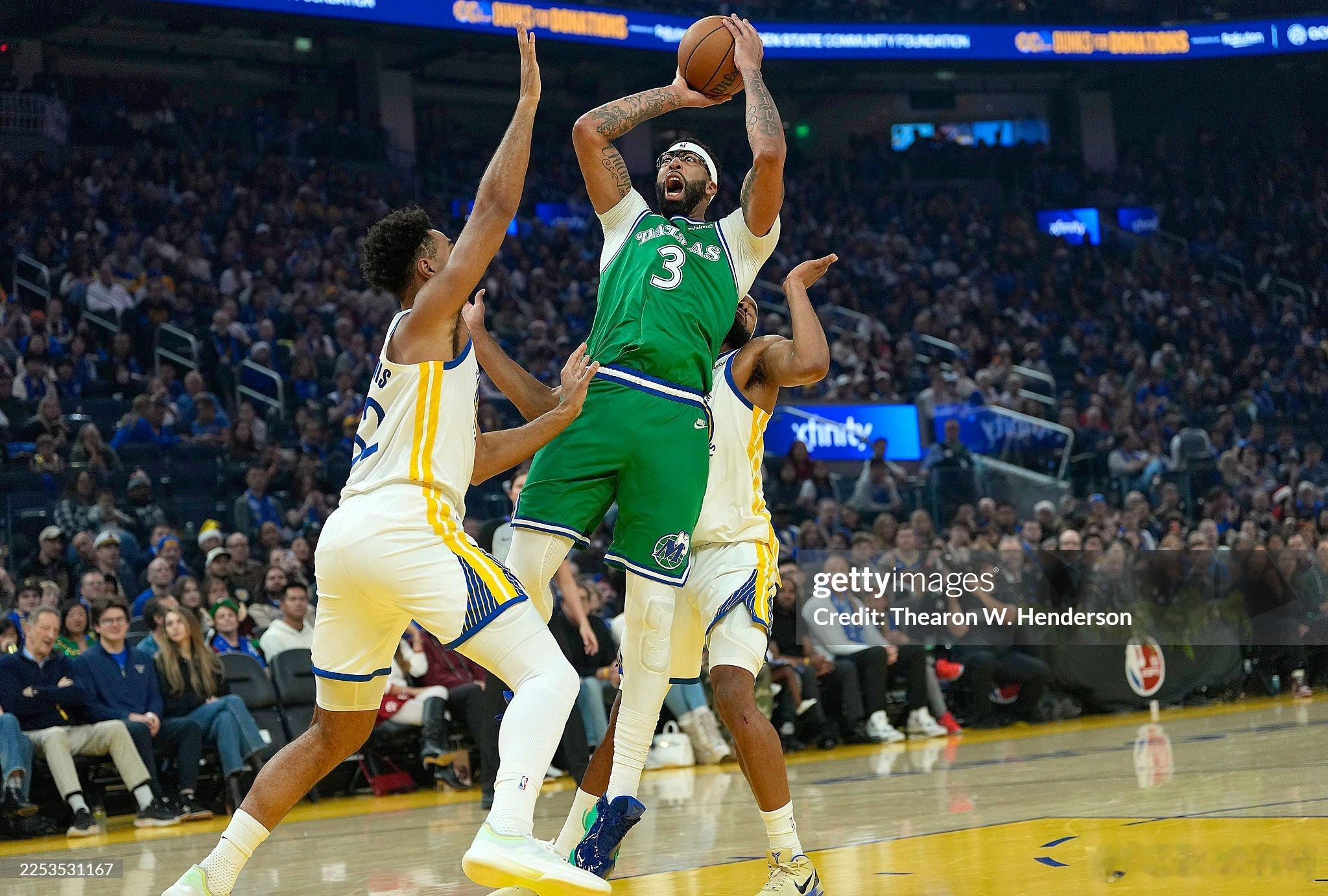 MFFL 戴维斯在全美直播圣诞大战再次受伤，会非常影响他的交易行情，哎。希望他早