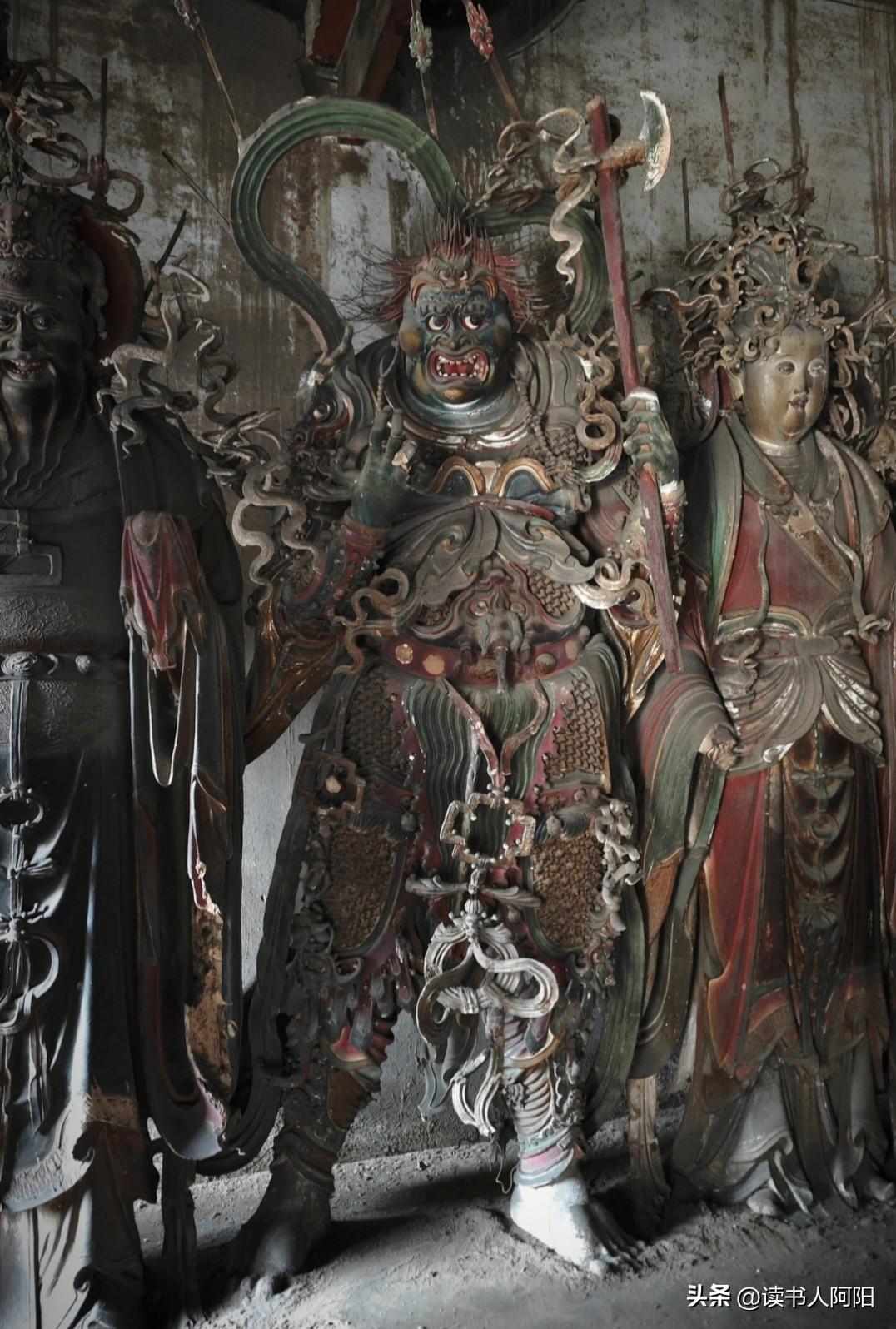 山西绝对被低估了！
这是山西省晋城市高平市米山镇的铁佛寺!
明代嘉靖年间制作的二